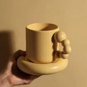 Solhui Creative Art Tassen Neuheit Keramik Kaffeetassen mit großem Griff und Tablett