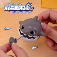 Pendentif Requin à Cordon Rétractable Anti-Stress - Grand Poisson Mange Petit Poisson, Porte-clés Créatif pour Sac