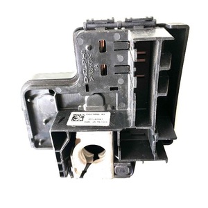 Caja de protección del terminal positivo de la batería original de fábrica 68239639AA para Dodge Darts - Product Image 2