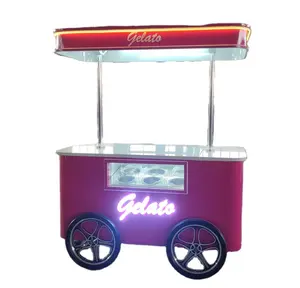 Chariot italien de poussée de chariot de crème glacée de Gelato de style de couleur rouge pour des affaires extérieures