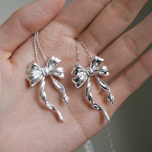 Collar de Perlas con Lazo de Dos Enamorados para Mujer, Cadena de Clavícula de Plata Pura S925, Diseño Religioso de Lujo en Oro, para Nicho Dulce - Product Image 5