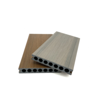 Planches de terrasse en plastique composite lisse pour l'extérieur, jardin, salle de bain, carré, moderne antidérapant grain de bois WPC CO-Extrusion