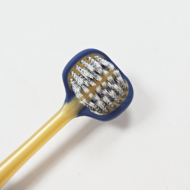 Wholesale Price 3 Sided Manual Toothbrush Bulk Supply Ergonomic Triple Bristle Toothbrush for Gum Care & Oral Hygiene