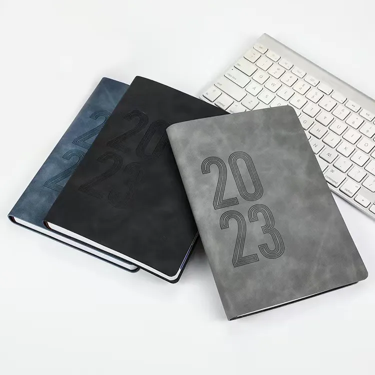 Factory Custom A5 Hardcover Zwart Leer Gebonden 2023 Dagboek Doel Planner Briefpapier Notebook Nieuwe Jaarlijks Agenda Met Divider Tabs