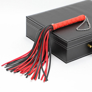 BDSM เฆี่ยนสีดำแดงแส้วินัยเฆี่ยนสำหรับผู้ใหญ่ - Product Image 1