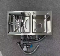 Évier de cuisine moderne en acier inoxydable 304 brossé, double bac, double trou, design carré/rectangulaire à poser sur comptoir avec panier d'égouttage