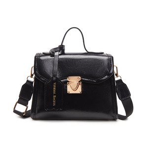 DL254 Bolso de Hombro Cuadrado Pequeño para Mujer, Blanco y Negro, Mediano, Suave, Primavera 2025, Uso Diario - Product Image 5