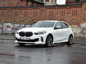 Se Aceptan Pedidos Personalizados, <span class=keywords><strong>BMW</strong></span> <span class=keywords><strong>Serie</strong></span> 120 M Sport Shadow Line <span class=keywords><strong>2022</strong></span> Usado, Bajo Kilometraje 45k, Pintura 100% Original - Product Image 4