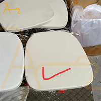 Coussins de siège en cuir PU blanc et éponge pour chaises Chiavari en résine acrylique, idéaux pour hôtels, mariages, événements et fêtes - Prix de gros