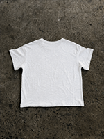 Maßgefertigtes Slub-Baumwoll-T-Shirt mit Siebdruck, Rissen und Kurzen Ärmeln, Grafisches Streetwear-Übergrößen-T-Shirt im Used-Look für Herren