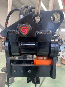 Acoplador Rápido Inclinado GJEM GJTH900/1600-S40 180° para Excavadoras de 2-6T - Negro, 1 Año de Garantía, Instalación, Modificación, Desmontaje - Product Image 6