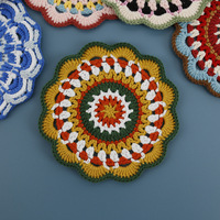 Dessous de verre colorés tissés à la main au crochet accessoires décoratifs littéraires pour la maison tapis rond produit fini