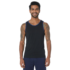 Débardeur de compression noir pour homme - Haut de compression léger et extensible pour le confort et le soutien musculaire pendant les séances d'entraînement - Product Image 1