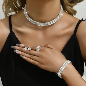 Parure de bijoux de mariée vintage JOMTY style européen et américain, très vendue, avec collier, boucles d'oreilles et bracelet en strass, motifs étoiles, soleil, lune et nuages - Product Image 1