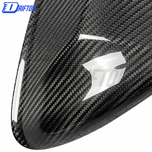 Boîtier de rétroviseur latéral en fibre de carbone sèche pour Lamborghini URUS MSY Style Mirror Caps - Product Image 4