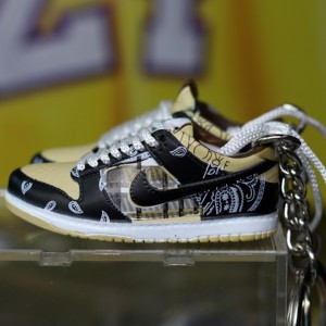 wholesale famous brands mini sneaker keychain with box and bag jordan keychain shoe 3d aj1 sneaker keychain