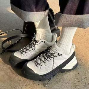 Chaussures de montagne unisexes tout-terrain, maille respirante, caoutchouc, baskets de montagne à lacets tendance - Product Image 4