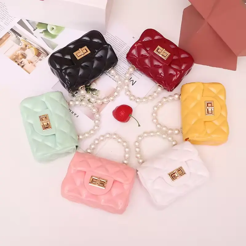 2024 nouveau fabricant de sacs à main pour femmes à la mode sac à bandoulière à chaîne unique sac en gelée avec perles