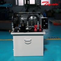 Station hydraulique à pompe à débit variable à commande précise avec groupe de vannes intégré pour groupe d'alimentation hydraulique de machine à tisser