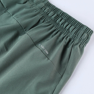 Pantalones Cortos Deportivos de Secado Rápido, Ecológicos, con Logotipo Personalizado, Bolsillos Laterales, Tela Personalizada, Diseño Informal Desgastado, Servicio OEM, Color Sólido - Product Image 4
