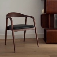 Chaise de salle à manger moderne nordique à prix abordable en bois massif de frêne avec assise rembourrée en cuir ou en tissu pour hôtel, cuisine ou café