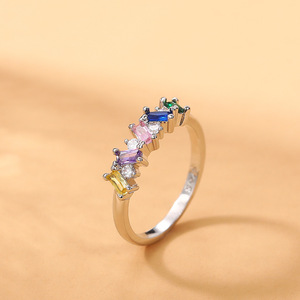 Anello Aperto Regolabile con Pesce Koi per Donne, Simbolo Portafortuna, Accessorio Moda per Uso Quotidiano - Product Image 2