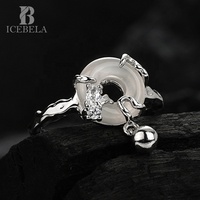 Nouveautés Bijoux Fins en Gros : Bague Ouverte en Argent Sterling 925 pour Femmes et Filles, Motif Ours Minimaliste avec Boule de Jade et Donut