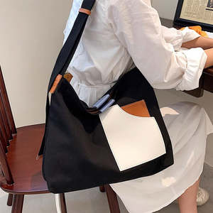 กระเป๋าผ้าแคนวาสจากฝ้ายที่เป็นมิตรต่อสิ่งแวดล้อม เหมาะสำหรับใช้ซ้ำเป็นถุงช้อปปิ้ง - Product Image 4