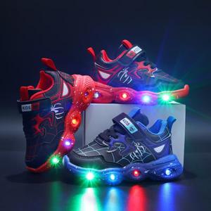 Chaussures de sport décontractées pour enfants, haute qualité, maille respirante, lumière LED, style basketball, pour activités de plein air - Product Image 1
