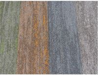 Dalles de moquette commerciales 25*100cm en polypropylène 6-7mm d'épaisseur, non tissées et avec support en PVC, résistantes au feu et lavables