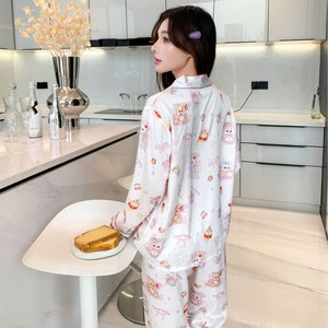 Nouvel ensemble de pyjama décontracté pour femme, avec cardigan à revers et taille élastique, manches longues, imprimé dessin animé, doux, en soie glacée, coupe ample, idéal pour le printemps et la maison - Product Image 2