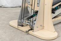 Planche de saut et d'étirement en aluminium avec plateau en érable durable pour le yoga, le Pilates, les exercices corporels en studio, et les reformers de Pilates