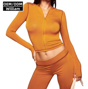 Set di <span class=keywords><strong>Abbigliamento</strong></span> <span class=keywords><strong>Sexy</strong></span> per <span class=keywords><strong>Donna</strong></span> all'Ingrosso, 30 Colori, Top con Cappuccio a Maniche Lunghe e Leggings a Zampa, Outfit in 2 Pezzi Stile Y2K Streetwear - Product Image 3