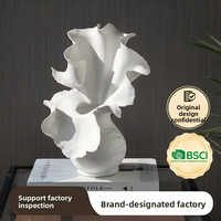 Vase en céramique fait main, décoration de luxe unique pour le bureau