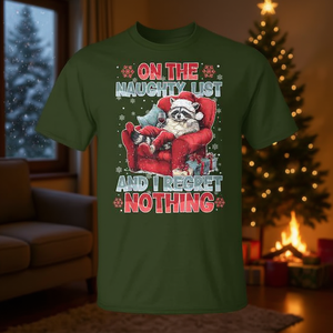 Camiseta navideña con estampado de mapache salvaje en la lista de travestis y que no me arrepiento de nada - Product Image 3