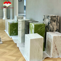 Table basse en pierre, socle en marbre, salon, luxe, personnalisable, table d'appoint en onyx vert naturel