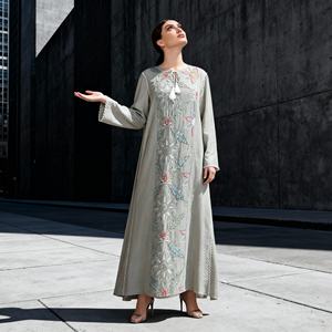 ชุดอาบายะห์โพลีเอสเตอร์พรีเมียมสั่งตัดสำหรับสตรีมุสลิม  ชุดออกงานหรูหรา  ผู้จำหน่ายขายส่ง - Product Image 1