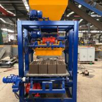Machine à fabriquer des briques QT4-24 facile à utiliser et économique, machine à fabriquer des blocs de 5 et 6 pouces au Ghana