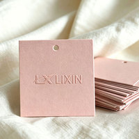 Étiquette en papier gaufré personnalisée, étiquette suspendue pour vêtements, logo personnalisé, étiquette de marque pour vêtements