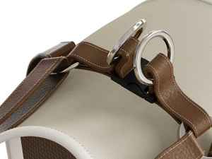 Collar y arnés de cuero personalizado para mascotas OEM/ODM, arnés de lujo para perros y gatos, ropa ajustable para gatos - Product Image 4