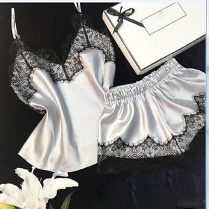 Nuevo conjunto de dos piezas de lencería negra de estilo europeo y americano, de imitación de seda, moderno y cómodo, con ribete de encaje. - Product Image 4