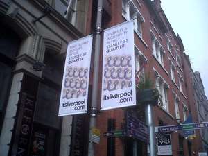 عمود إضاءة الشارع لافتة على الوجهين مع أقواس وقطب - Product Image 6