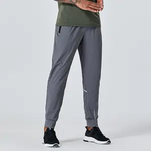 Benutzer definiertes Logo Atmungsaktive Quick Dry Workout Herren Nylon Jogger mit inneren Kordeln