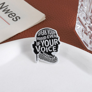 Broche de Metal Creativo e Inspirador con Diseño de Juezas, Accesorio de Ropa Divertido para Decoración - Product Image 2