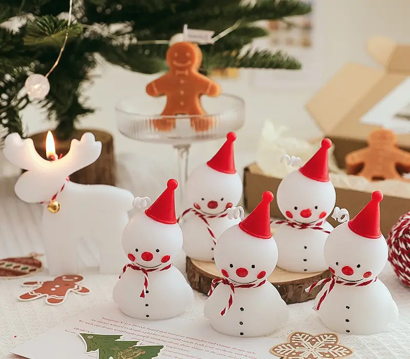 Amazon chaude en gros parfumées bougies De Noël cerfs bonhomme de neige bougie mignon bricolage créatif bougies autres décorations de noël