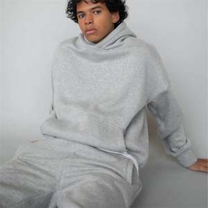 Sweat à capuche court et vintage unisexe en éponge française surdimensionnée avec impression de logo personnalisé pour la saison d'automne - Product Image 1