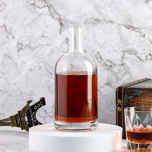 Bottiglia di <span class=keywords><strong>Vetro</strong></span> di Lusso per Whisky, Vodka e Liquori da 100ml, 375ml, 500ml, 750ml con Collo Alto, Spalla Piatta e Tappo in Bambù - Product Image 4