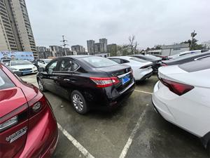 นิสสัน ซิลฟี่ ปี 2014 เครื่องยนต์ 1.6 ลิตร XV CVT รุ่นพรีเมียม รถมือสอง - กระโปรงท้าย 510 ลิตร ระยะฐานล้อ 2700 มม. เบาะหนัง หลังคาซันรูฟไฟฟ้า - Product Image 5