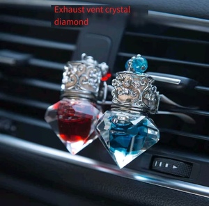 Regalos decorativos para coche de aromaterapia de aceite esencial, salidas de aire de coche refrescantes y desodorizantes, colgantes de botella de Perfume para coche - Product Image 5