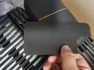 Nero opaco magnetico rigido PC guscio per <span class=keywords><strong>iphone</strong></span> 17 16 15 14 <span class=keywords><strong>13</strong></span> 12 Pro Max <span class=keywords><strong>fotocamera</strong></span> protettiva magnete in plastica grezza copertura del telefono - Product Image 2